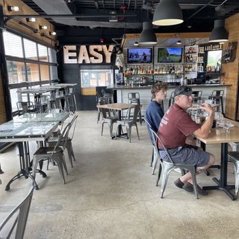 Easy Pie - Dining room and bar - Pizza Near Me - Revere, Massachusetts