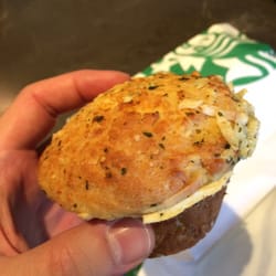 Starbucks - Muffin de parmesão