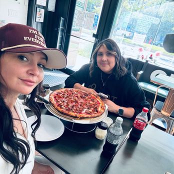 George's Deep Dish - Pizza Near Me - Chicago, Illinois