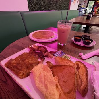 Madres Brunch - Breakfast & Brunch Near Me - Corona, California