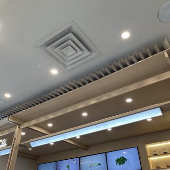 HeyTea - Inside the store - Bubble Tea Near Me - New York, New York