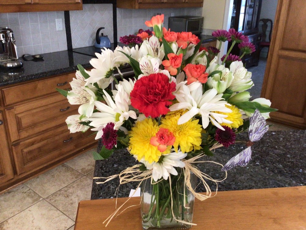 OLD TOWN FLOWERS & GIFTS Updated October 2024 47 Photos 79 Main