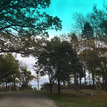 Lake Forest Cemetery - Resting atop Lake Michigan. - Funeral Services & Cemeteries Near Me - Lake Forest, Illinois Lake Forest Cemetery - Resting atop Lake Michigan. - Funeral Services & Cemeteries Near Me - Lake Forest, Illinois