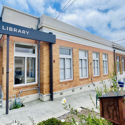 South San Francisco Public Library - Yes, it's a public library here.