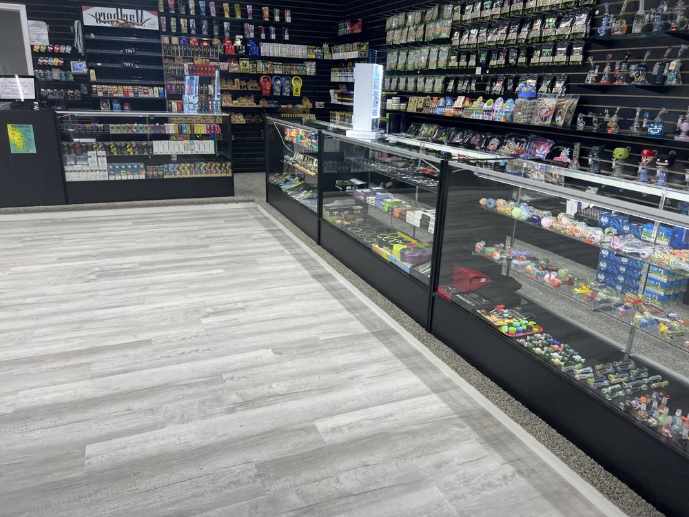 DOWNTOWN TOBACCO & VAPE Updated October 2024 860 S Church St