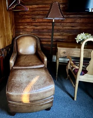 Log Cabin Motel by null