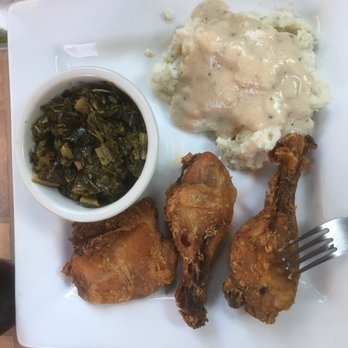 The Knickerbocker Tavern - Chicken dinner - overpriced for 3 small pieces of very ordinary fried chicken - Beer Bar Near Me - Altoona, Pennsylvania