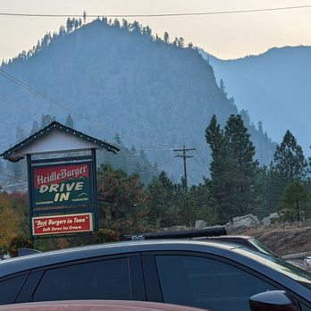 Heidleburger Drive-In - Starved after hiking to Colchuck - Burgers Near Me - Leavenworth, Washington Heidleburger Drive-In - Starved after hiking to Colchuck - Burgers Near Me - Leavenworth, Washington