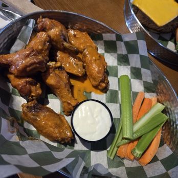 Murphy's Grill - 10 buffalo parm wings - Irish Near Me - ​Boynton Beach, Florida