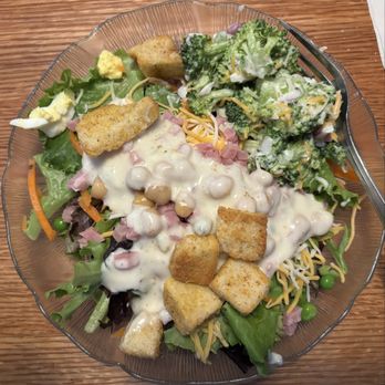 Cattleman's Roadhouse - Ultimate Salad Bar - Steakhouses Near Me - Frankfort, Kentucky Cattleman's Roadhouse - Ultimate Salad Bar - Steakhouses Near Me - Frankfort, Kentucky