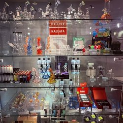 Kaleafa - Need a piece? We've got all types of papers and paraphernalia for you!