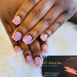 24/7 nails