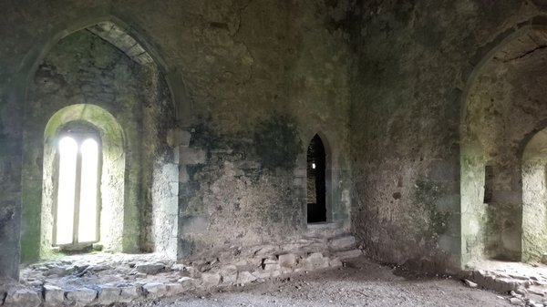 Leap Castle, Ireland by null