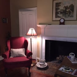 The Lily Inn - Fireplace room