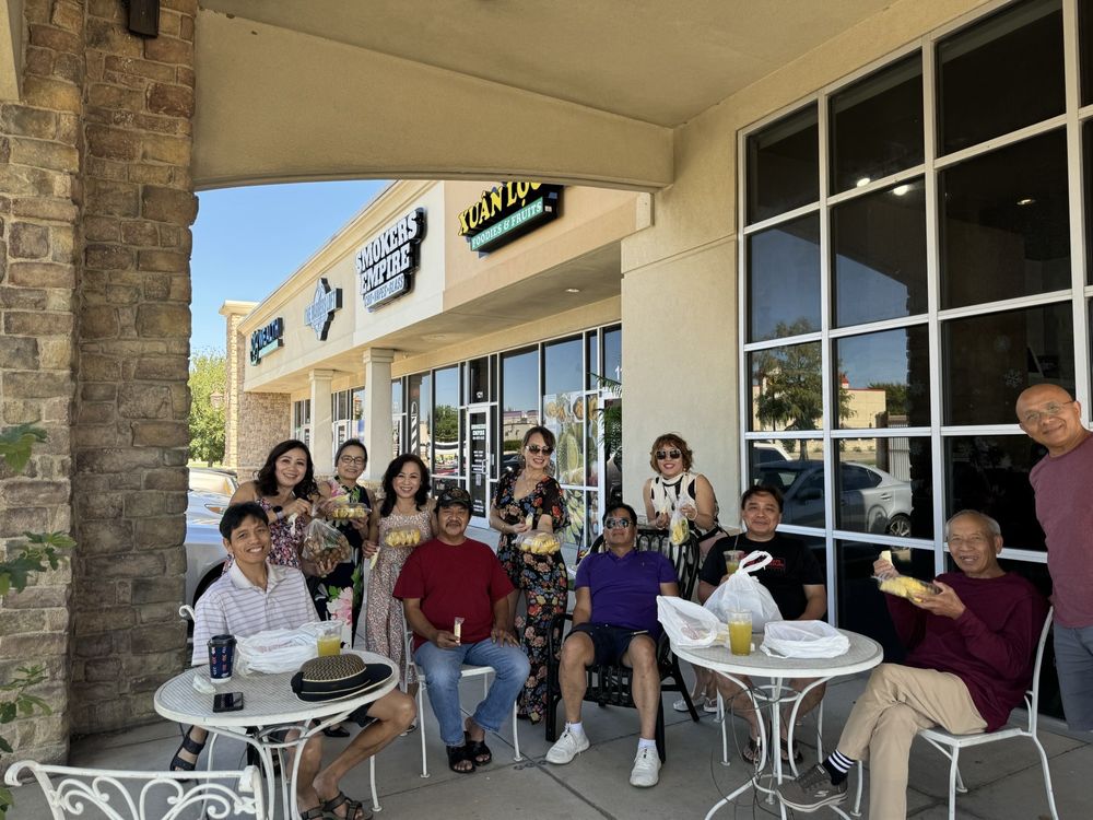 Xuanlocs Fruits & Foodies Logo