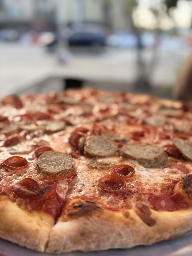 Johnny Mo's Pizzeria