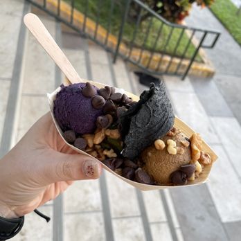 Edible - The boat with ube, matcha, and caramel sea salt coffee - Desserts Near Me - Honolulu, Hawaii Edible - The boat with ube, matcha, and caramel sea salt coffee - Desserts Near Me - Honolulu, Hawaii