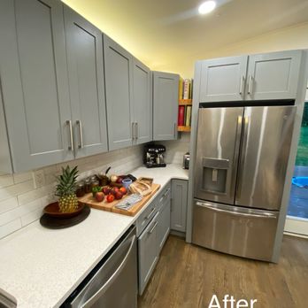 Atlanta Remodeling Specialists - New kitchen back corner with new cabinets, air vent in kick plate, new countertops, new overhead lighting, floating shelves - General Contractors Near Me Atlanta Remodeling Specialists - New kitchen back corner with new cabinets, air vent in kick plate, new countertops, new overhead lighting, floating shelves - General Contractors Near Me