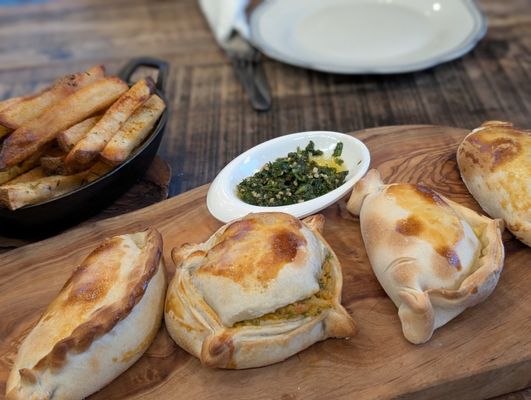 LaChona Empanadas y Vinos Argentinos by null