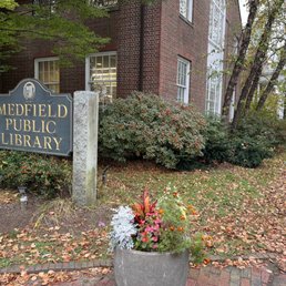 Exterior photo of Medfield Public Library - Medfield, Massachusetts Exterior photo of Medfield Public Library - Medfield, Massachusetts