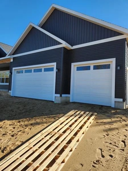 Rapid Garage Door Services - Garage Door Contractor in Hudsonville, MI