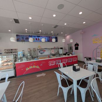 Yonutz Donuts and Ice cream - Dining area - Juice Bars & Smoothies Near Me - Phoenix, Arizona Yonutz Donuts and Ice cream - Dining area - Juice Bars & Smoothies Near Me - Phoenix, Arizona