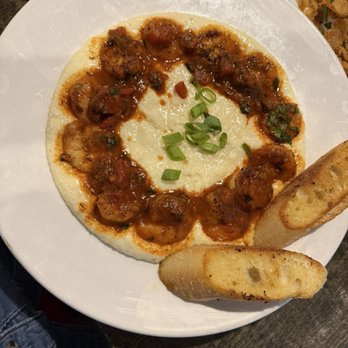 Cooyon's Restaurant - Shrimp & grits - Cajun/Creole Near Me - Mountain Home, Arkansas