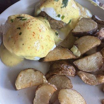 Rocky Bay Cafe - Crab Benny - Breakfast & Brunch Near Me - Friday Harbor, Washington