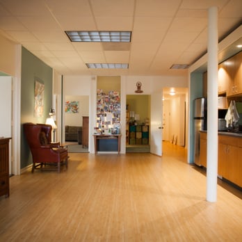 Pacifica Family Maternity Center - Foyer - Midwives Near Me - Berkeley, California Pacifica Family Maternity Center - Foyer - Midwives Near Me - Berkeley, California