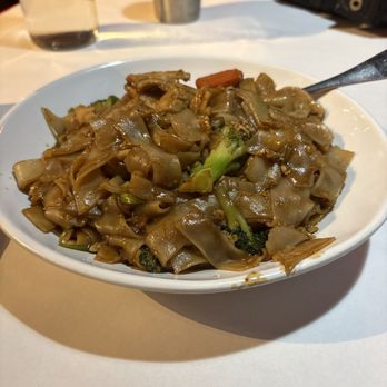 Tommy Thai - N3 - Pad See-Ew - Cambodian Near Me - Mountain View, California Tommy Thai - N3 - Pad See-Ew - Cambodian Near Me - Mountain View, California