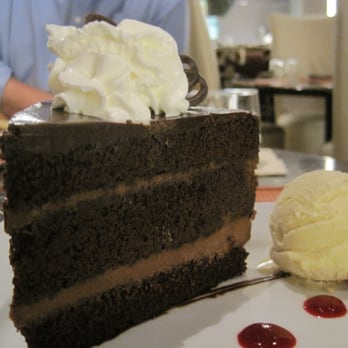 David Burke Prime - Chocolate Cake w/Ice Cream - Steakhouses Near Me - Mashantucket, Connecticut