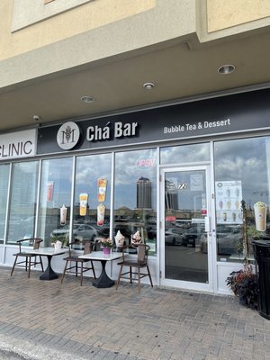 M Chá Bar (Hwy400 & Rutherford) by null