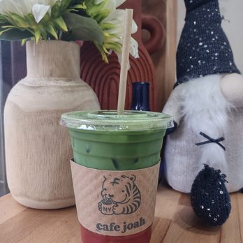 Cafe Joah - Strawberry Matcha / IG @mwy.eats - Coffee & Tea Near Me - New York, New York
