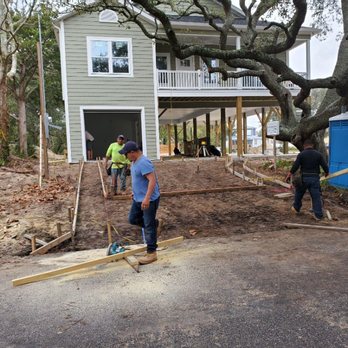 Sea Coast concrete - Custom driveway with pavers - Masonry/Concrete Near Me Sea Coast concrete - Custom driveway with pavers - Masonry/Concrete Near Me