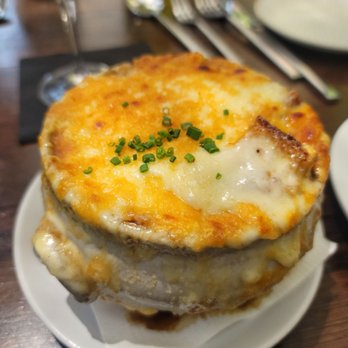 Perle Restaurant - French onion soup way to my inner child. - New American Near Me - Pasadena, California Perle Restaurant - French onion soup way to my inner child. - New American Near Me - Pasadena, California