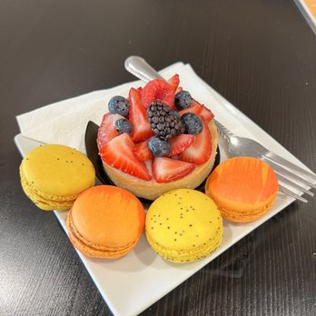 Le Caramel By Chefsetee - Fruit tart Orange macarons Lemon macarons - Bakeries Near Me - Orlando, Florida