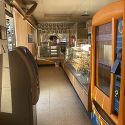 Foster's Donuts