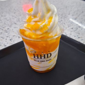 Heuk Hwa Dang - vanilla soft serve with mango - Desserts Near Me - New York, New York Heuk Hwa Dang - vanilla soft serve with mango - Desserts Near Me - New York, New York