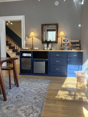 West End Inn by null