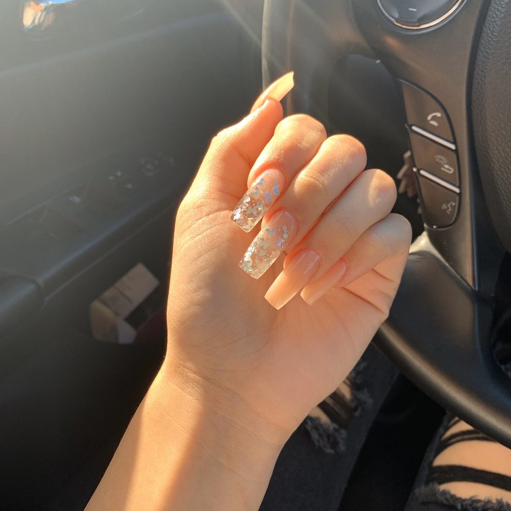 Dorita's Nails - Nail Salons Near Me - Rialto, California