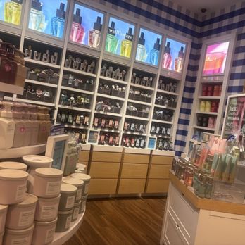 Bath & Body Works - Cosmetics & Beauty Supply Near Me - Sherman Oaks, California
