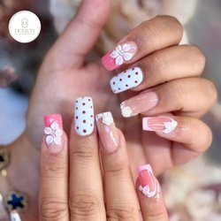 De'Lavis Nail Boutique and Spa