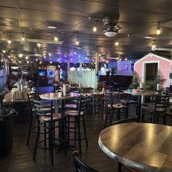 Anntony's At the Landing - Bar area