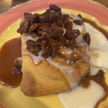 Whiskey Cake Jacksonville - Colossal cinnamon roll - New American Near Me - Jacksonville, Florida Whiskey Cake Jacksonville - Colossal cinnamon roll - New American Near Me - Jacksonville, Florida