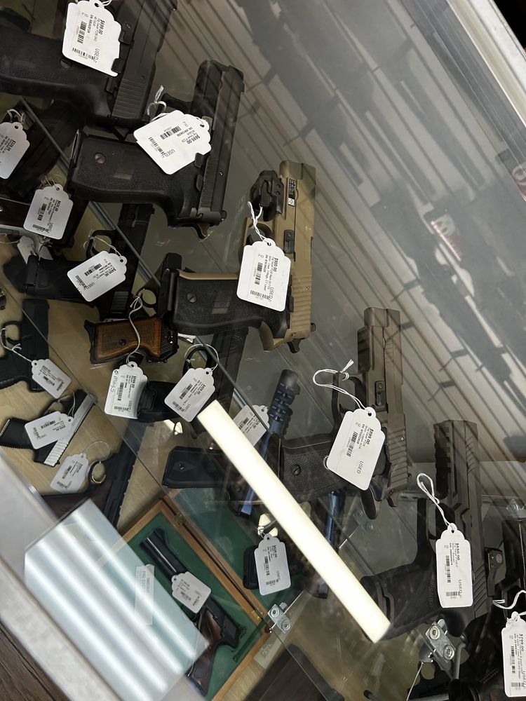 J & J ONE STOP GUN SHOP Updated October 2024 17 Photos & 17 Reviews