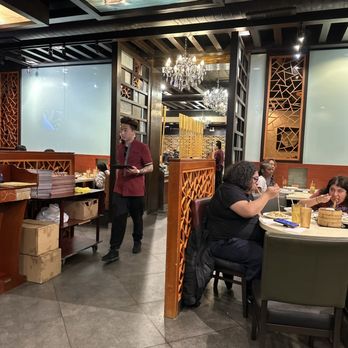 MingHin Cuisine - Dining area - Seafood Near Me - Chicago, Illinois MingHin Cuisine - Dining area - Seafood Near Me - Chicago, Illinois