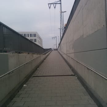 S-Bahnhof Freiham - durch diese hohle Gasse musst du kommen - Metro Stations Near Me - Munich, BY