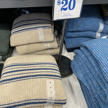 Old Navy - Women's Clothing Near Me - Cranston, Rhode Island