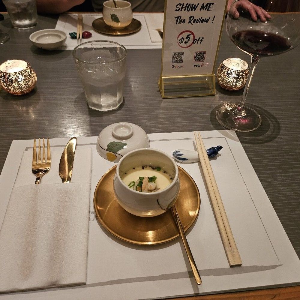 Golden pig - Korean Near Me - Honolulu, Hawaii