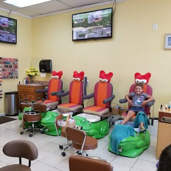 Hollywood Nails & Spa II - Nail Salons Near Me - Arlington, Virginia Hollywood Nails & Spa II - Nail Salons Near Me - Arlington, Virginia